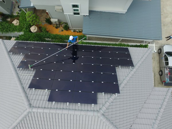 การติดตั้งแผงโซลาร์เซลล์บนหลังคา