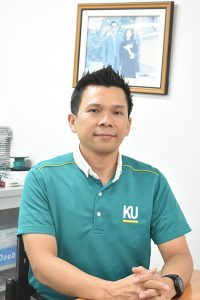 ผู้ช่วยศาสตราจารย์ ดร. สัญชัย เดชานุภาพฤทธา อาจารย์ประจําภาควิชาวิศวกรรมไฟฟ้า คณะวิศวกรรมศาสตร์ มหาวิทยาลัยเกษตรศาสตร์