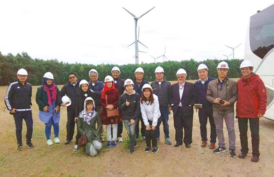 Wind Farm จำนวน 55 กังหันลม ขนาด 123 MW ผลิตไฟฟ้า 250 ล้านกิโลวัตต์-ชั่วโมงต่อปี