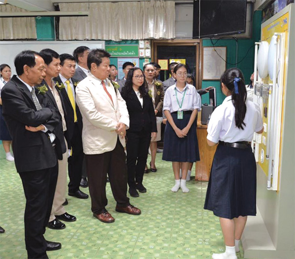 กฟผ.มอบป้ายอาคารเบอร์ 5 ในสถานศึกษา หวังเป็นต้นแบบเรียนรู้ด้านการอนุรักษ์พลังงานอย่างมีประสิทธิภาพ