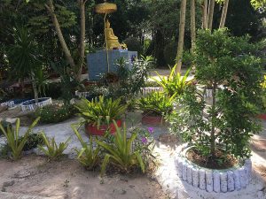 Eco brick ถูกนำมาใช้เป็นวัสดุในการสร้างสรรค์สิ่งต่าง ๆ ภายในบริเวณโรงเรียน