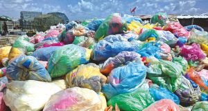 ผิดด้วยหรือที่เกิดมาเป็นถุงพลาสติก