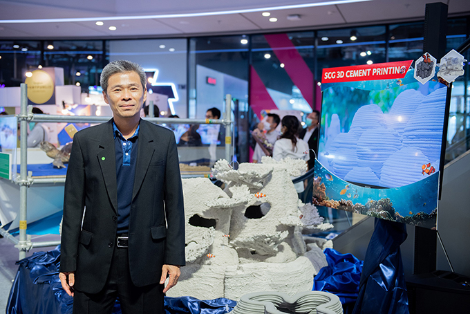 อุกกฤต สตภูมินทร์