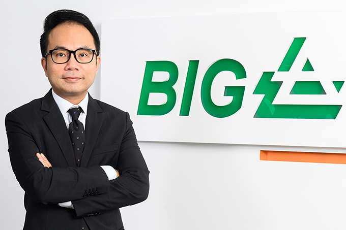 นายปิยบุตร จารุเพ็ญ