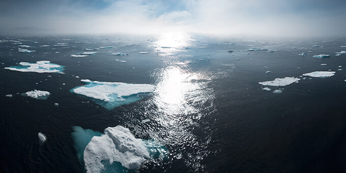 น้ำแข็งขั้วโลกละลายจากวิกฤติโลกร้อน