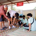 กระบวนการทำไม้กวาดจากขวดพลาสติก