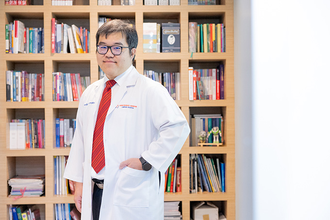 อาจารย์นายแพทย์ณัฐพล อารยวุฒิกุล