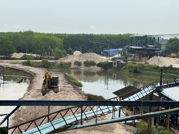 ธรรมชาติทรายแก้ว