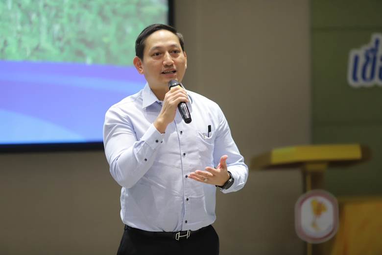 วีรพัฒน์ เกียรติเฟื่องฟู