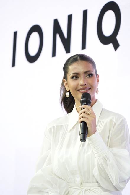 แอนโทเนีย โพซิ้ว