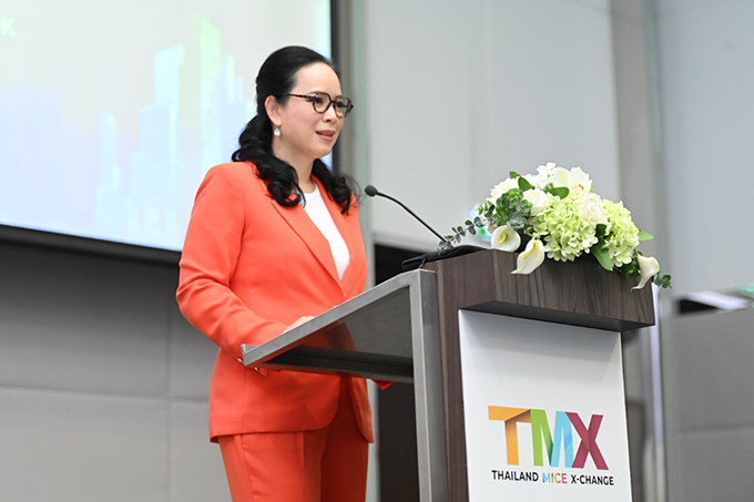 นางสาวปนิษฐา บุรี