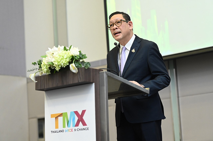 นายภูริพันธ์ บุนนาค