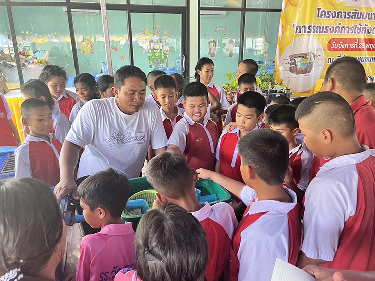 ‘เพื่อนชุมชน’ จัดอบรมการใช้ถังดักไขมันในครัวเรือน ให้องค์ความรู้ชุมชน ลดการปล่อยของเสียลงคลองสาธารณะ