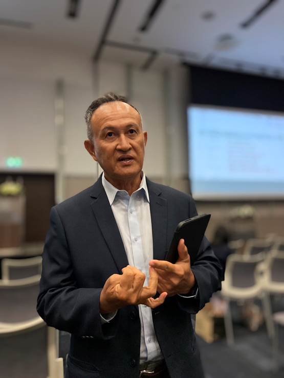 ธงชัย ศิริธร