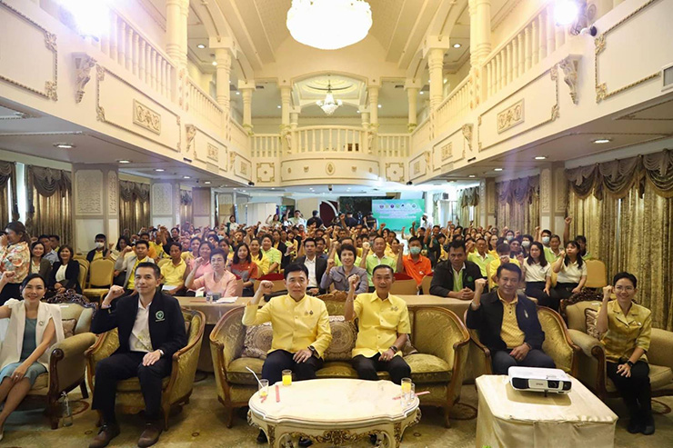 กรมวิทย์ฯ บริการ กระทรวง อว. จับมือจังหวัดสมุทรสงคราม หนุน “อัมพวา โมเดล” เดินหน้าถ่ายทอดองค์ความรู้การจำกัดน้ำเสียจากการแปรรูปมะพร้าวอย่างยั่งยืน