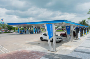 งานก่อสร้างโครงหลังคาสถานีชาร์จไฟฟ้า