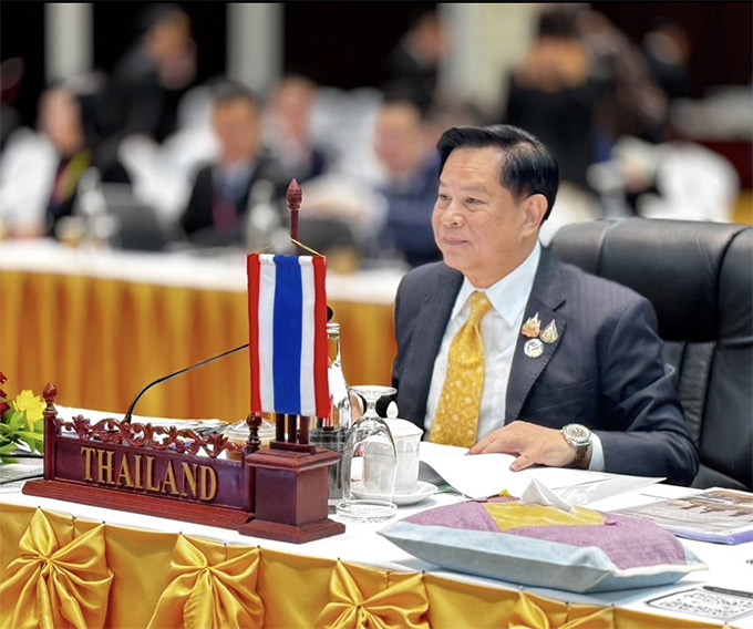 นายพีระพันธุ์ สาลีรัฐวิภาค