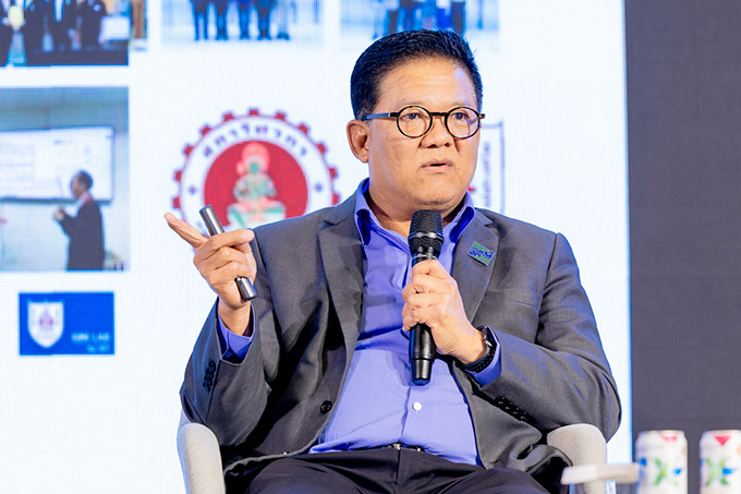 ดร.ทศพร ศรีเอี่ยม