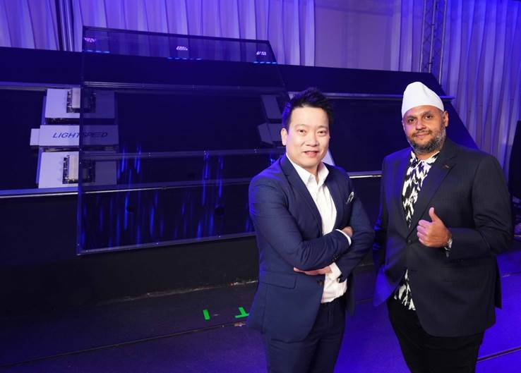 หุ่นยนต์ติดตั้งแผงโซลาร์เซลล์