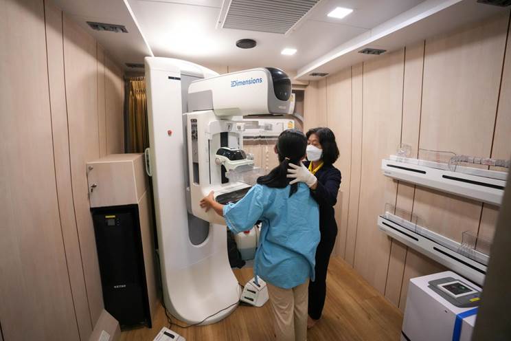 EGCO Group ร่วมกับ มูลนิธิกาญจนบารมี จัดหน่วยบริการตรวจคัดกรองมะเร็งเต้านมตั้งแต่เริ่มแรกแก่ชาวบ้านในชุมชนรอบสำนักงานใหญ่