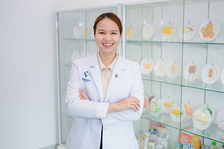 ธารินี จันทร์คง