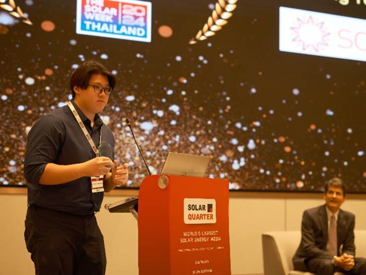 คุณ จิรเมธ วลัญชานุรักษ์ (ผู้อำนวยการฝ่ายการตลาดประเทศไทย)