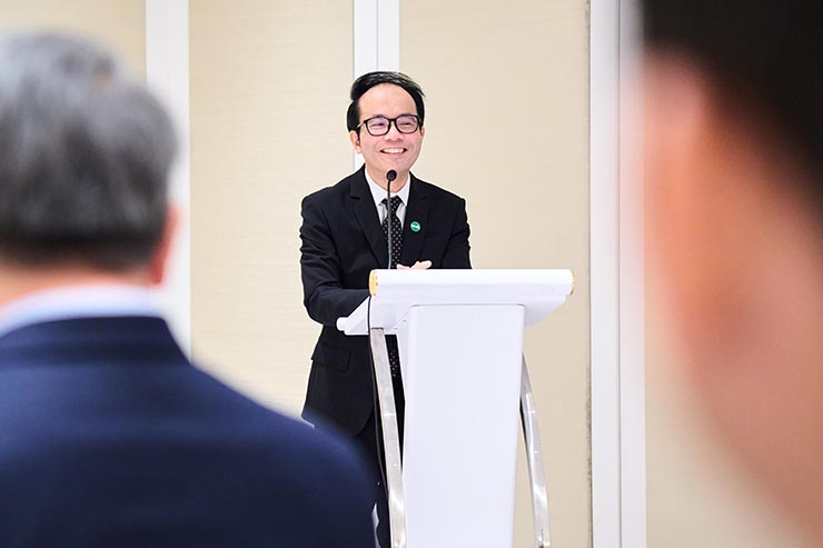 ปิยบุตร จารุเพ็ญ