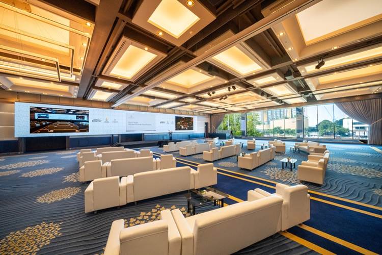 ห้องบอลรูมรอยัล ออคิด เชอราตัน ใช้แสงธรรมชาติ พร้อมวิวแม่น้ำเจ้าพระยาที่ช่วยเติมเต็มบรรยากาศให้หรูหราและน่าประทับใจ