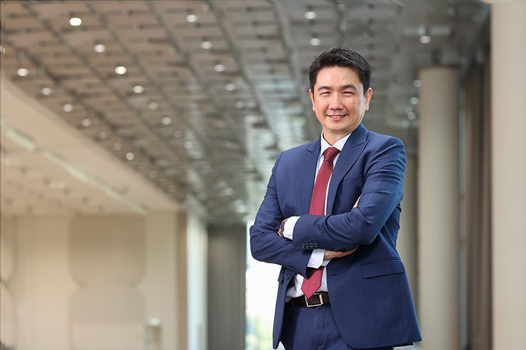 นายสรรชาย นุ่มบุญนำ