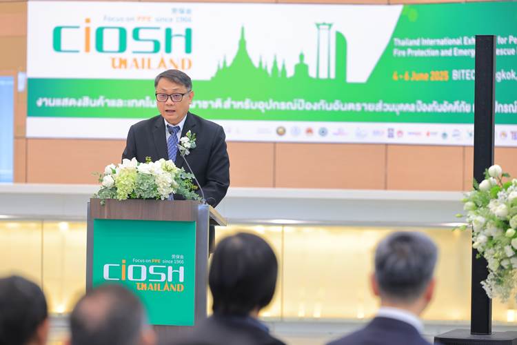 เรือเอก สาโรจน์ คมคาย