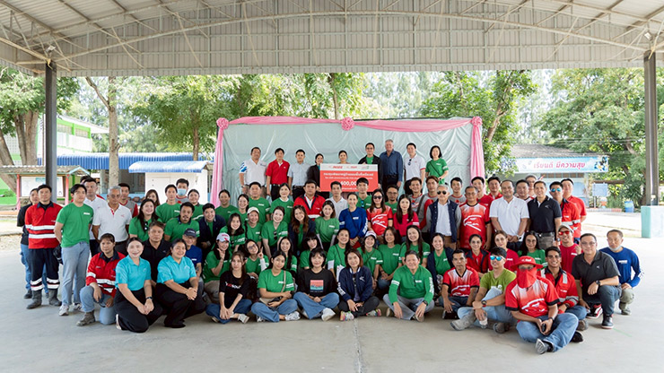 ปูนซีเมนต์นครหลวง ส่งมอบกำแพงคอนกรีต รร.บ้านมาบคล้า