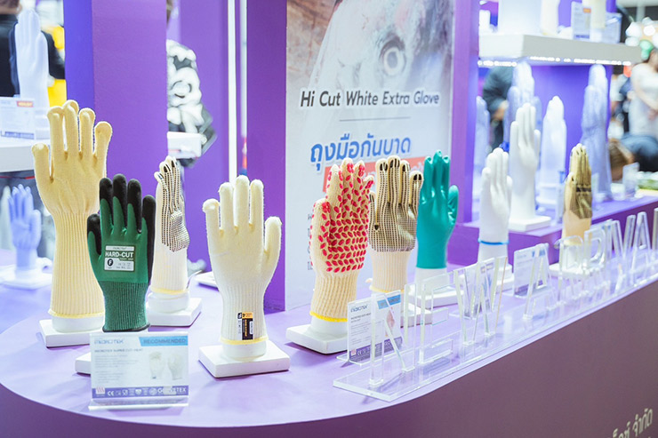 กลัฟเท็กซ์ยังเป็นผู้ผลิตถุงมือรายแรกที่ได้รับการติดฉลาก Carbon Footprint Reduction