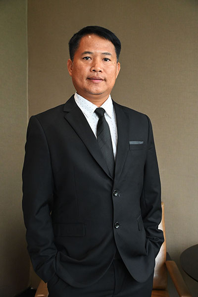 นายก้องเกียรติ พิพิธพัฒนากร