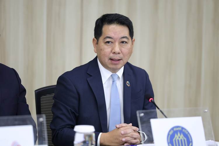 ประกอบ เพียรเจริญ