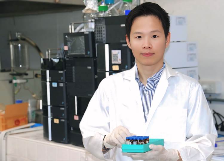 ผู้ช่วยศาสตราจารย์ ดร.สุรพงษ์ รัตนกุล