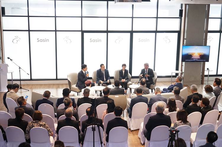 เสวนาพิเศษ Visionary Leaders' Dialogue: Leading Change and Reimagining MICE in Thailand