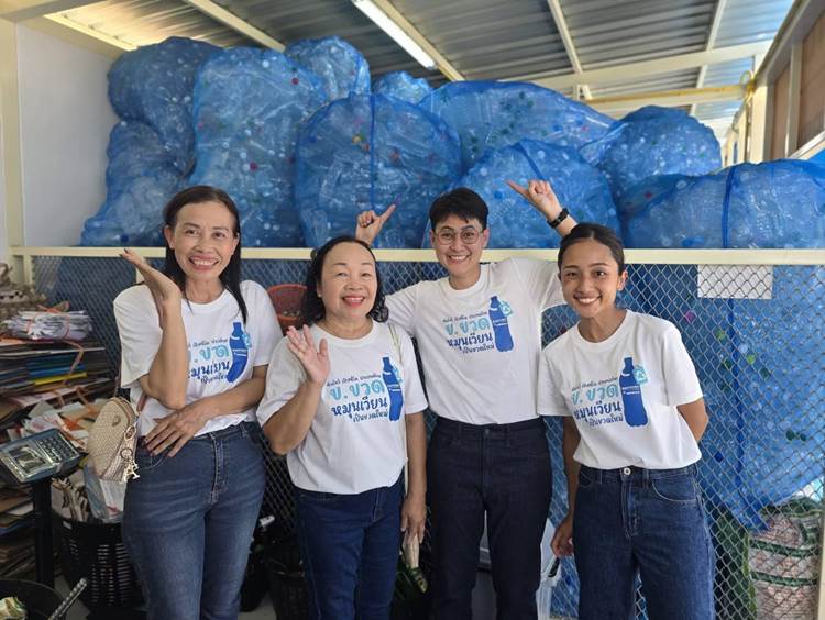 สถานีซื้อขายขยะรีไซเคิล โดย ซันโทรี่ เป๊ปซี่โค ประเทศไทย
