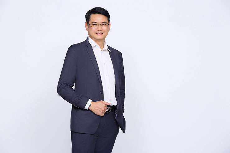 อิศรา นิโรภาส