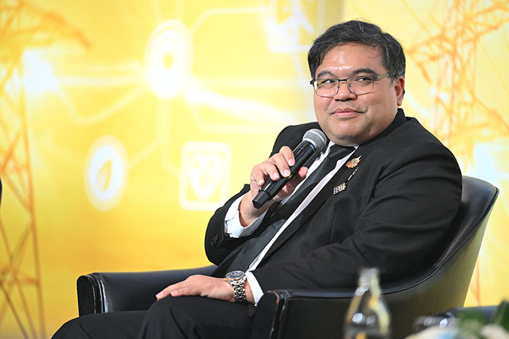 วฤต รัตนชื่น