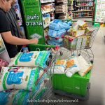 LVTOPSUN ร่วมเป็นส่วนหนึ่ง ในการส่งต่อแสงสว่างและสิ่งของจำเป็นให้พี่น้องผู้ประสบภัยน้ำท่วมภาคใต้