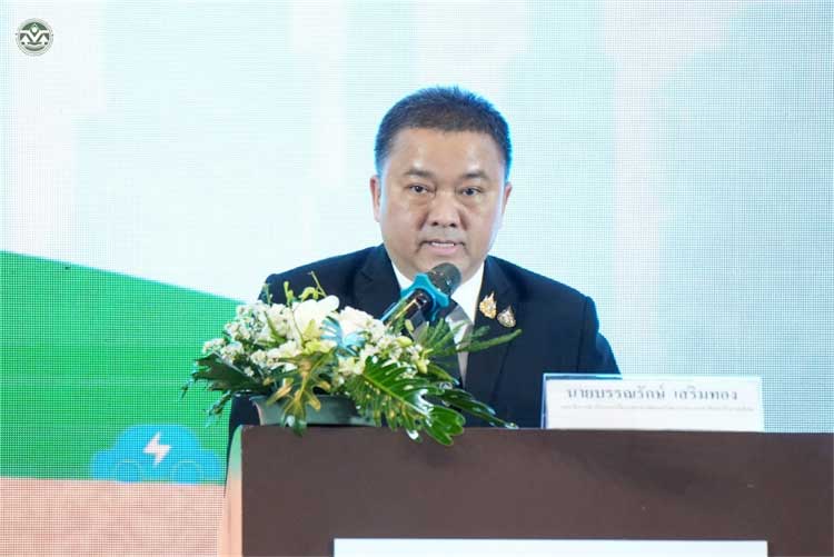 บรรณารักษ์ เสริมทอง