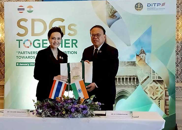 ศุภจี สุธรรมพันธุ์ และ ดร.วิจารย์ สิมาฉายา