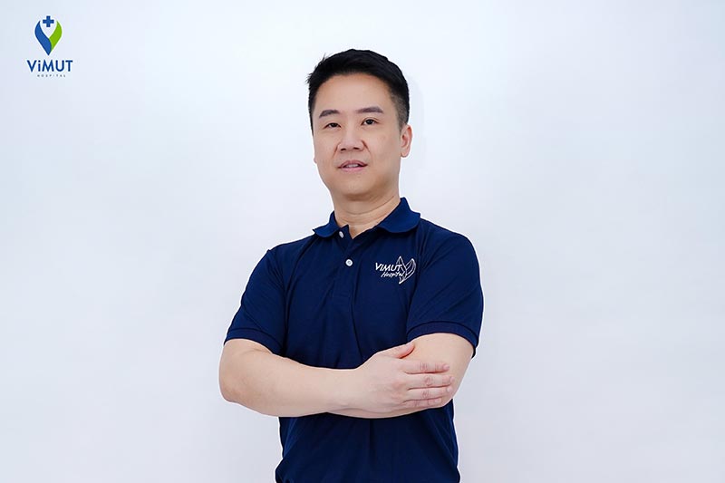 นายแพทย์นิพัฒน์ กุหลาบขาว