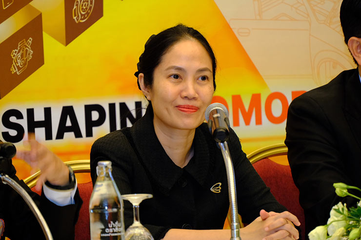 คุณฐนิตา ศิริทรัพย์