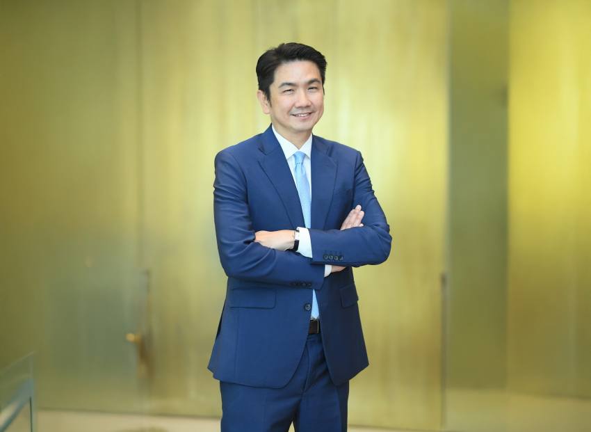 นายสรรชาย นุ่มบุญนำ